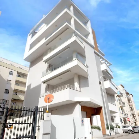 아파트 Papaveri 5 - Bright With Private Parking